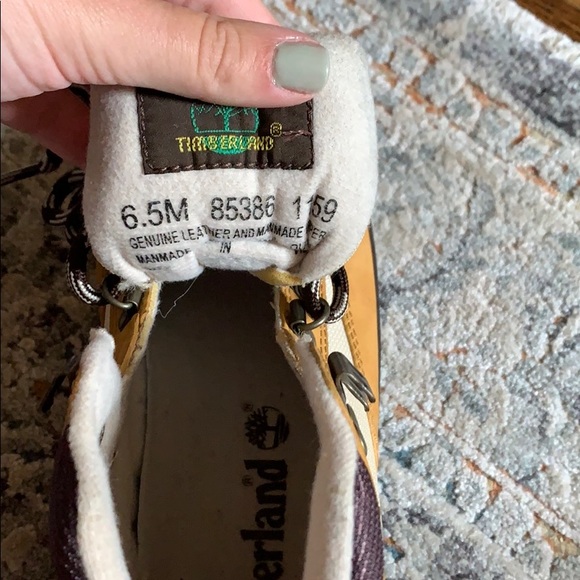 Hiking boots - Picture 3 of 3